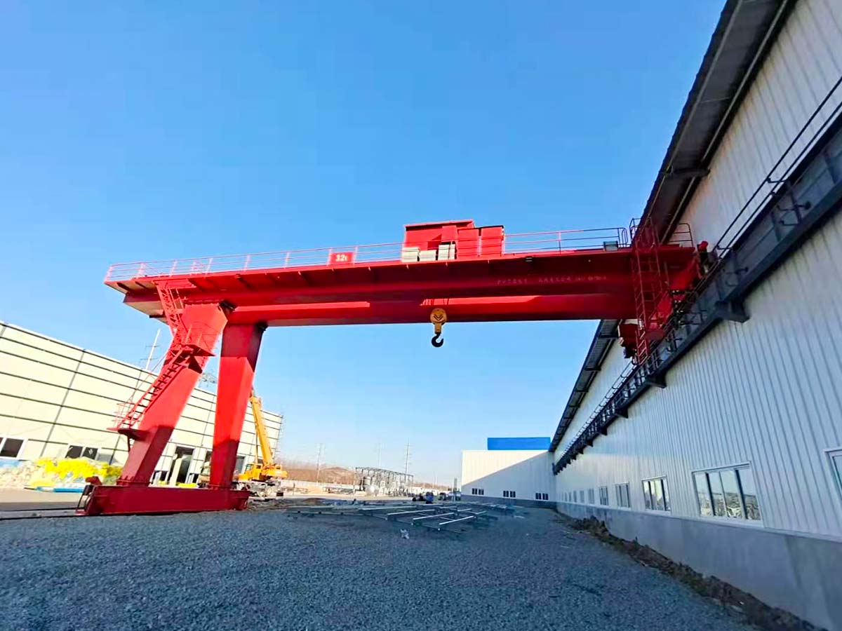 32噸半銅川門式起重機(jī)